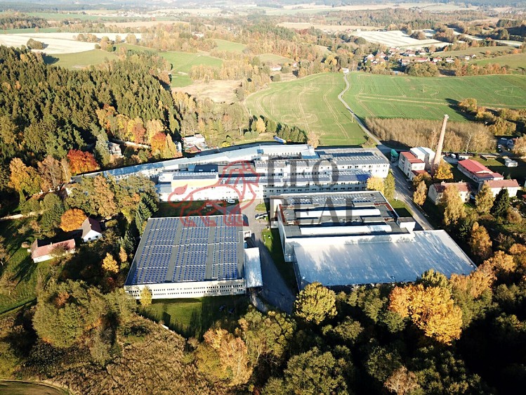 Pronájem komerčního prostoru, 970 m² (1 z 13)