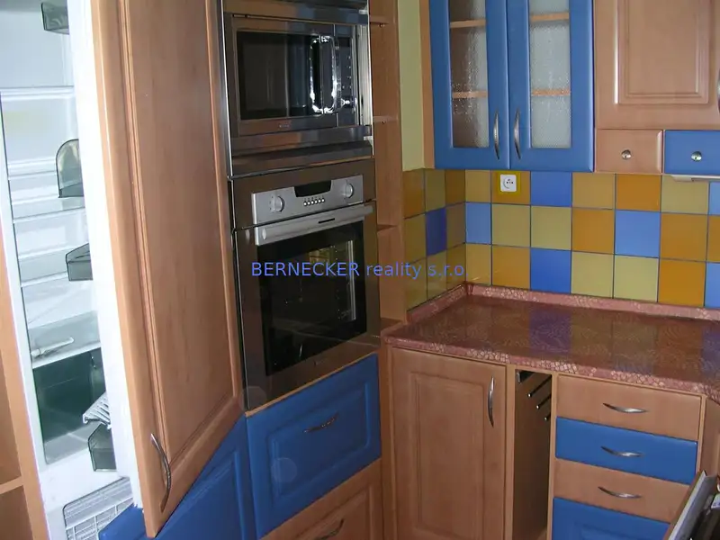 Pronájem bytu 2+kk 56 m², Hradec Králové – náhled fotky 3