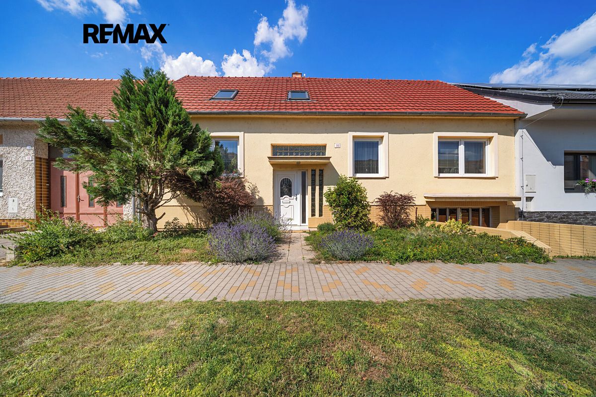 Prodej rodinného domu 135 m², pozemek 688 m², Kostice – fotka 1 z 3