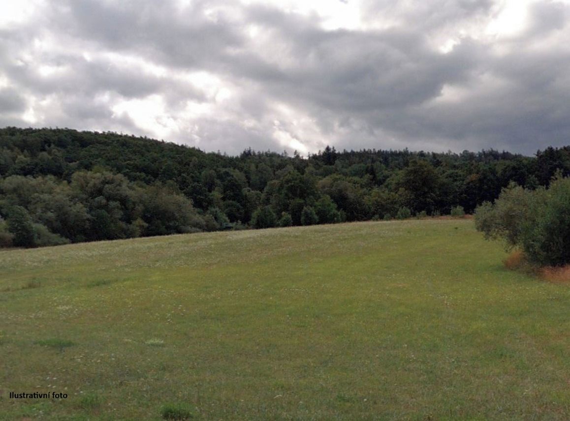 Prodej stavebního pozemku 1780 m² – fotografie 2