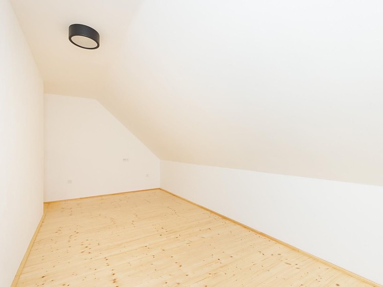 Pronájem bytu atypical, 73 m² (14 z 25)
