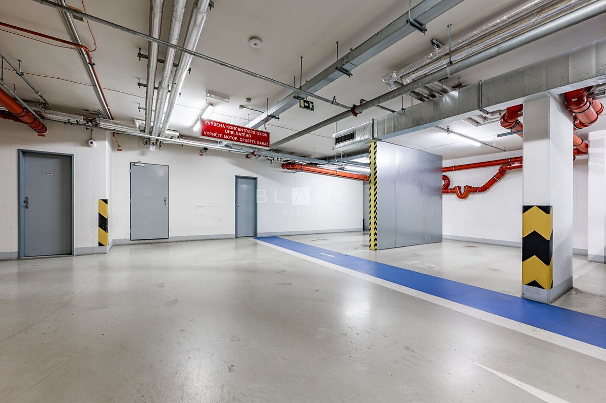 Pronájem garážového stání 15 m² – fotografie 2