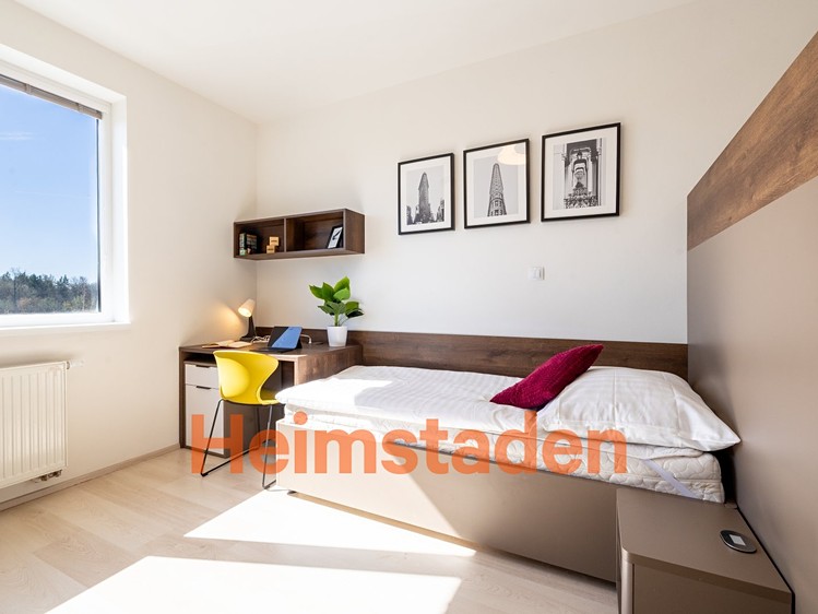 Pronájem bytu 1+kk, 28 m² (1 z 12)