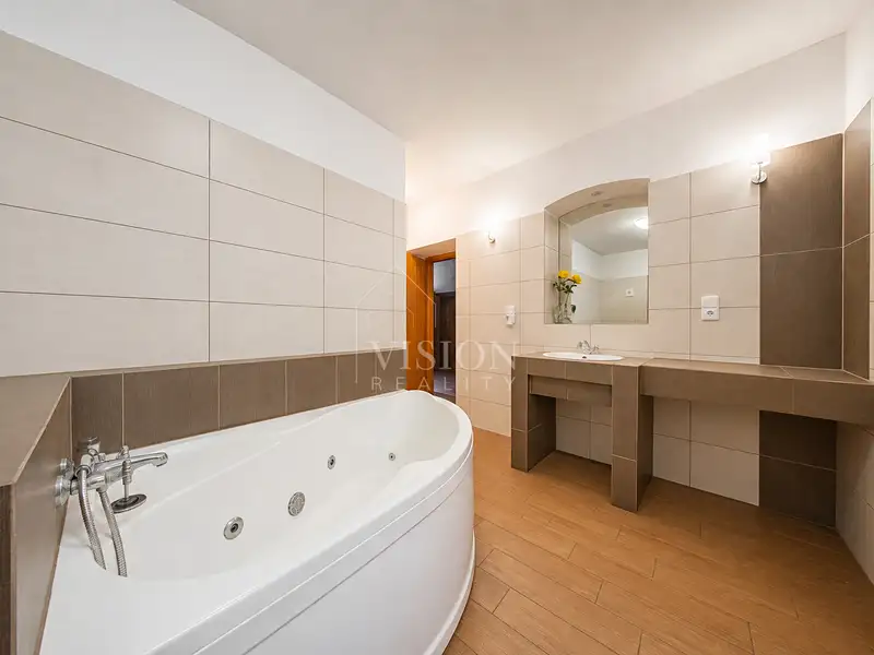Prodej rodinného domu 2225 m², pozemek 900 m², Sepekov – náhled fotky 2