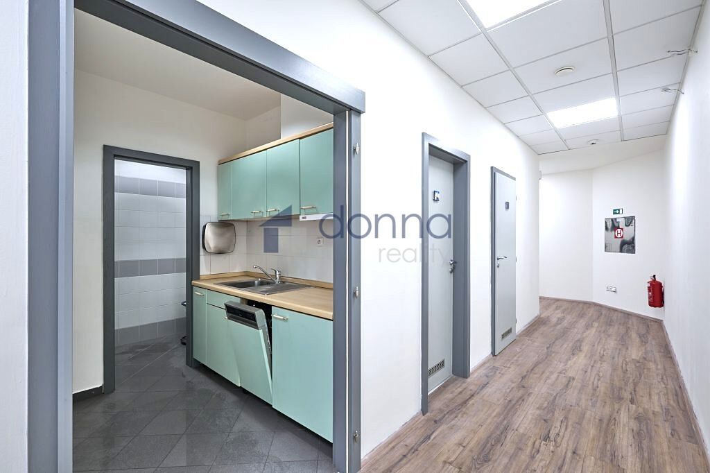 Pronájem kanceláře 164 m² – fotografie 5