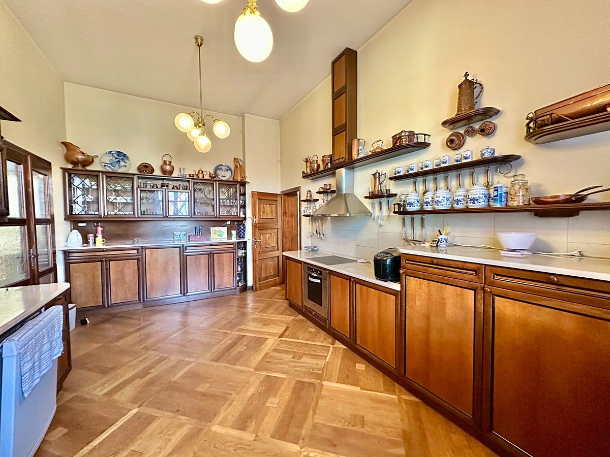 Prodej vily 503 m², pozemek 1727 m² – fotografie 5