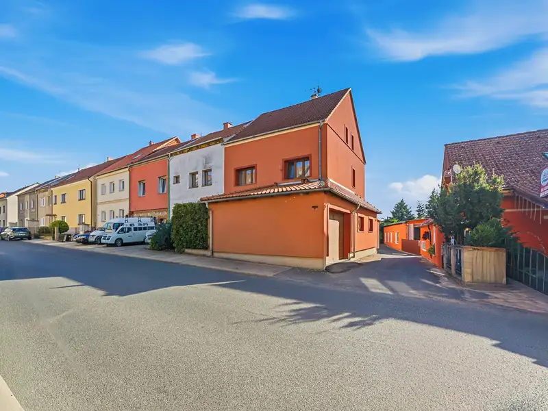 Prodej rodinného domu 108 m², pozemek 178 m², Modlany – náhled fotky 1