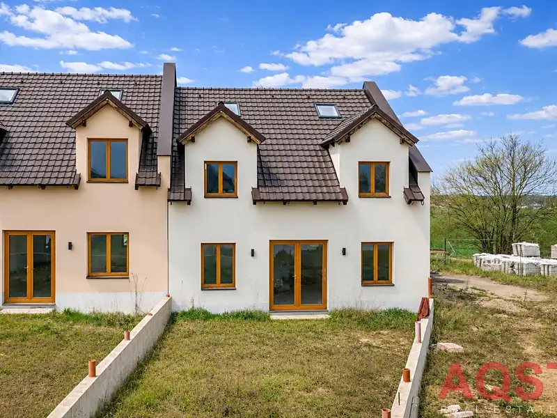 Prodej rodinného domu 224 m², pozemek 191 m², Hořín – náhled fotky 3