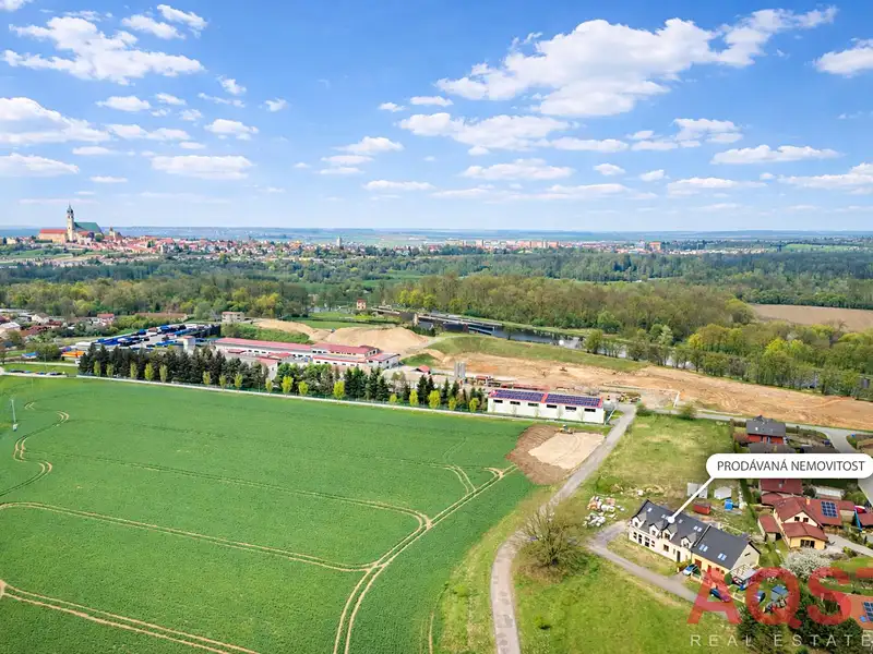 Prodej rodinného domu 224 m², pozemek 191 m², Hořín – náhled fotky 1