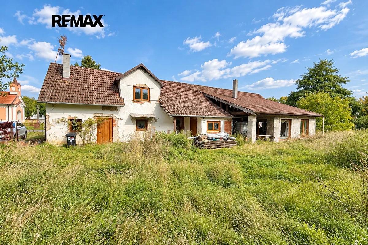 Prodej rodinného domu 200 m², pozemek 9879 m²