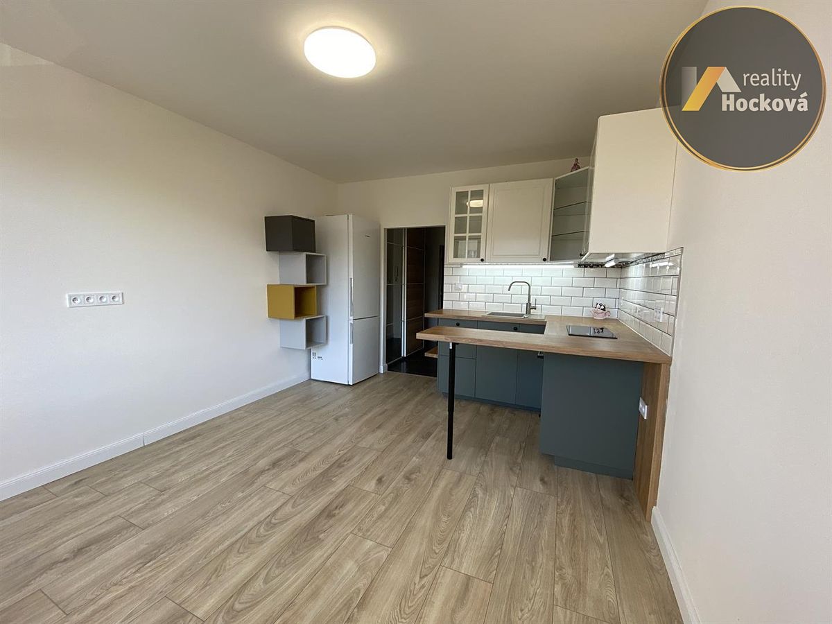 Pronájem bytu 1+kk 27 m², Kladno – fotka 1 z 3