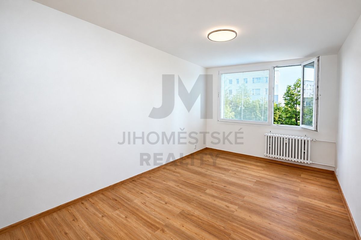 Prodej bytu 2+kk 42 m², Praha – fotka 1 z 3