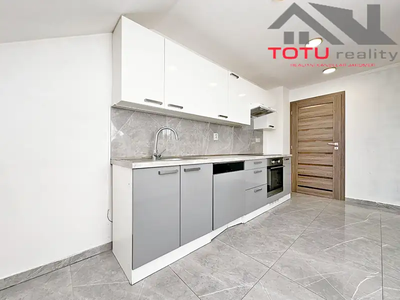 Pronájem bytu 3+1 86 m², Trutnov – náhled fotky 3