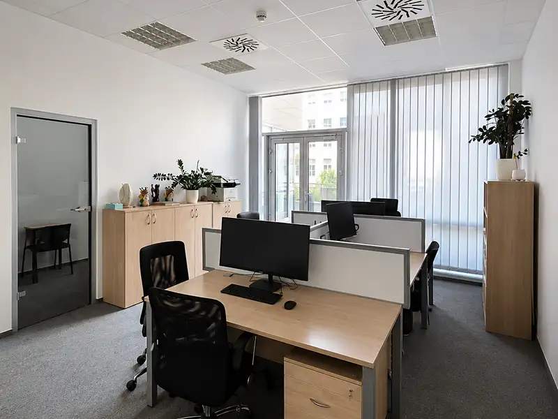 Pronájem kanceláře 45 m², Praha – náhled fotky 1