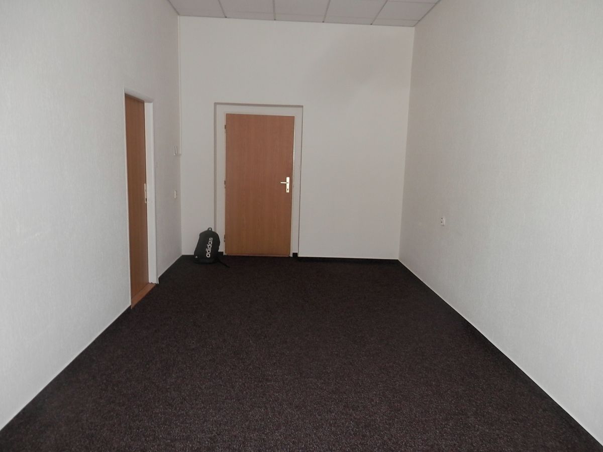 Pronájem kanceláře 34 m² – fotografie 5