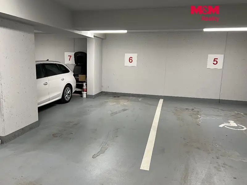 Pronájem garážového stání 13 m², Frýdek-Místek – náhled fotky 2