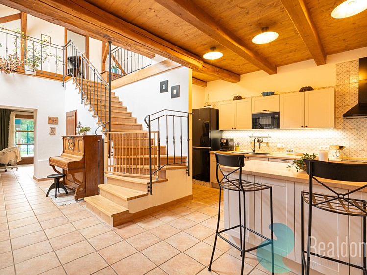 Будинок на продаж, 295 м² (1 з 30)