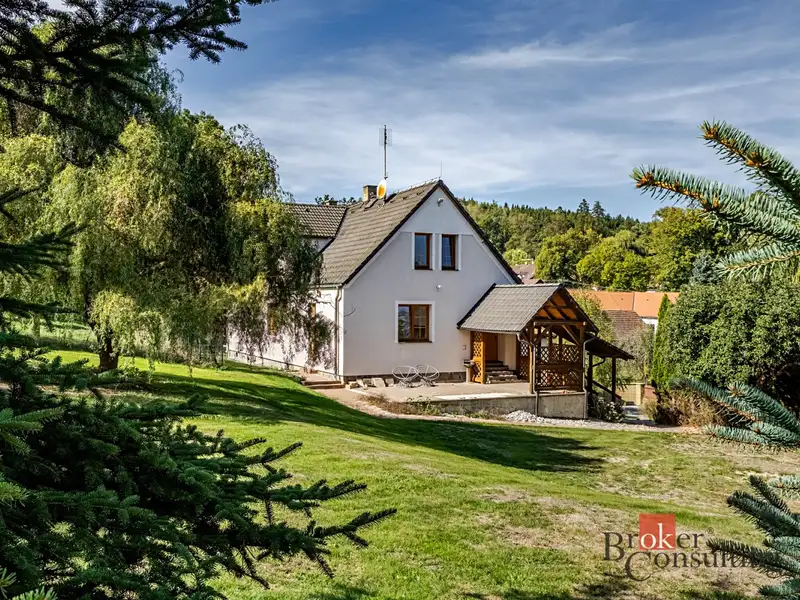 Prodej rodinného domu 240 m², pozemek 2774 m², Cehnice – náhled fotky 1