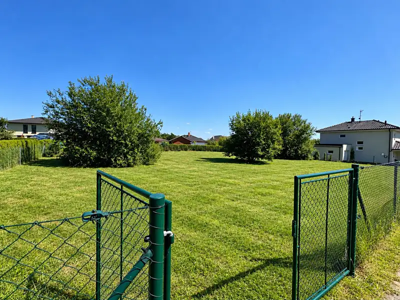 Prodej stavebního pozemku 1189 m², Zruč-Senec – náhled fotky 2