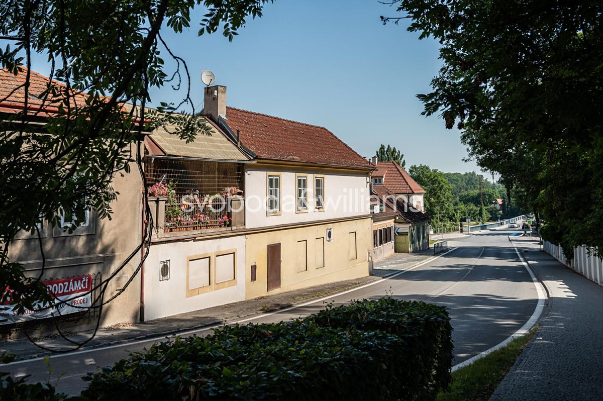 Prodej rodinného domu 240 m², pozemek 160 m² – fotografie 4