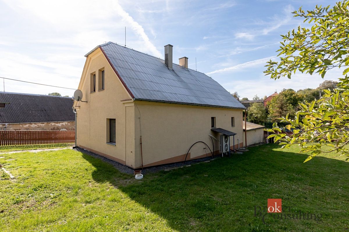Prodej rodinného domu 140 m², pozemek 1267 m² – fotografie 2