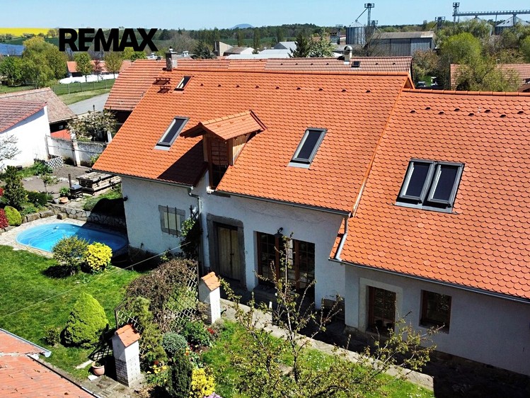 Haus zum Kauf, 226 m² (1 von 30)