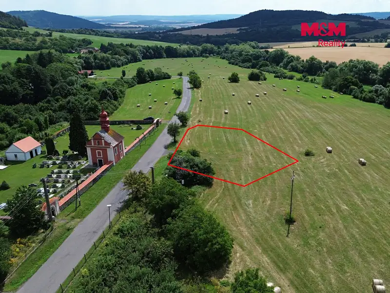 Prodej stavebního pozemku 1556 m², Valeč – náhled fotky 2