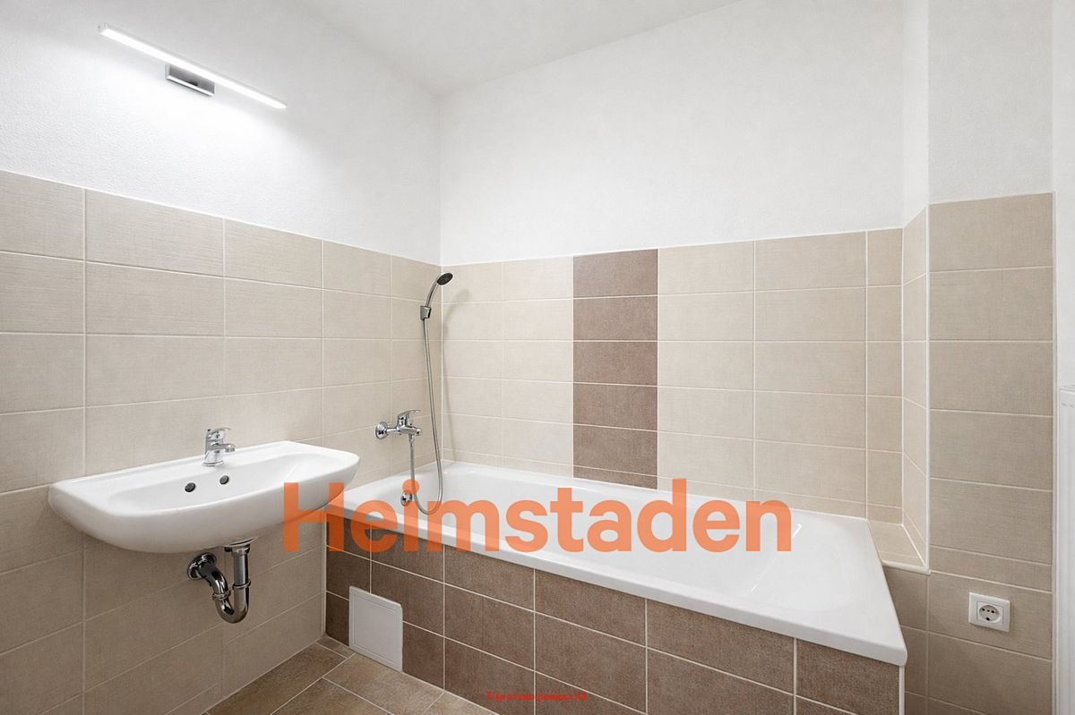 Pronájem bytu 2+1 57 m² – fotografie 4