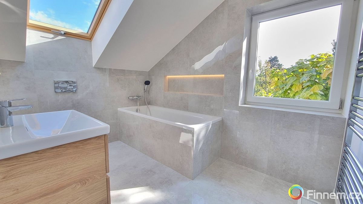 Prodej rodinného domu 115 m², pozemek 533 m² – fotografie 2