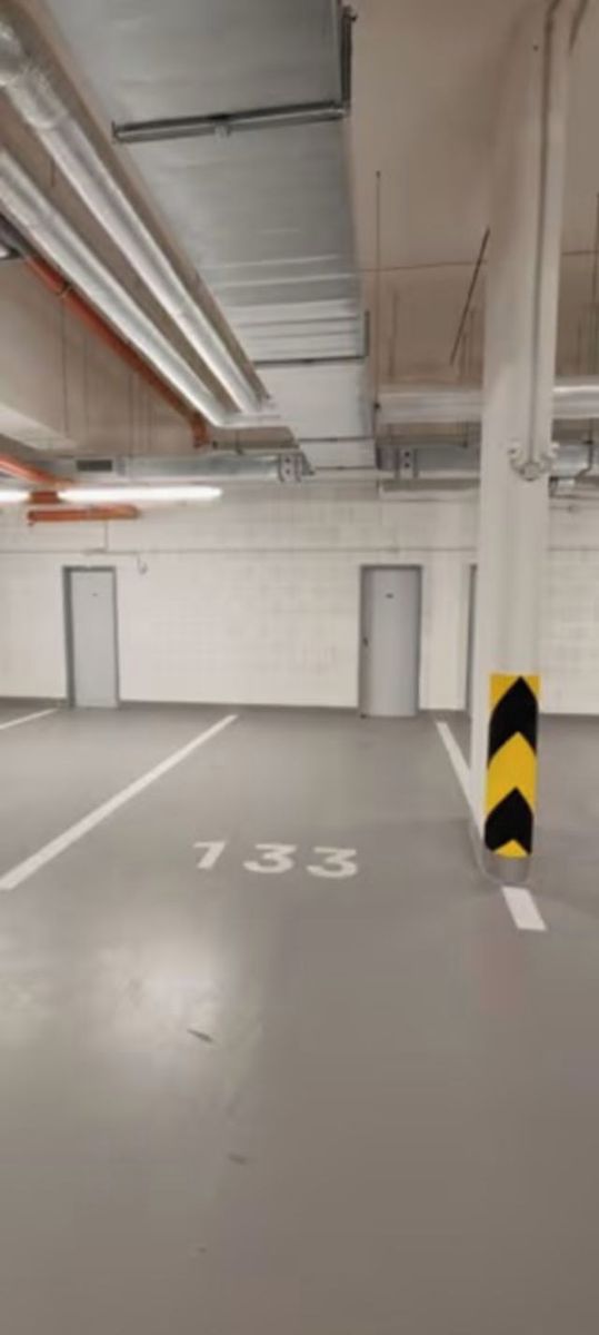 Pronájem garážového stání 15 m², Praha – fotka 1 z 3