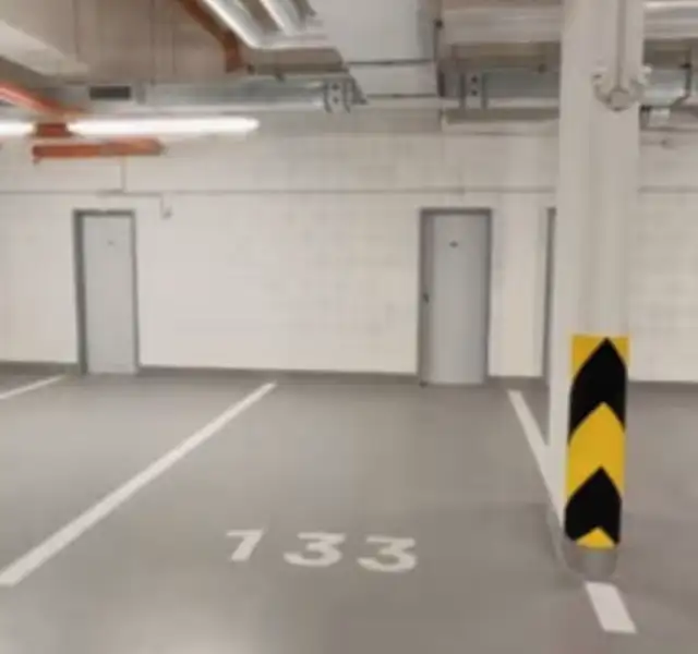 Pronájem garážového stání 15 m², Praha – náhled fotky 1