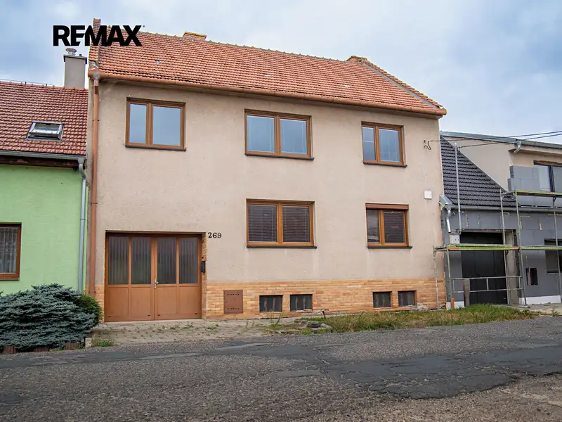 Prodej rodinného domu 190 m², pozemek 1588 m², Opatovice – náhled fotky 1