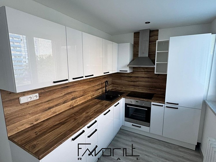 Pronájem bytu 2+1, 55 m² (1 z 7)