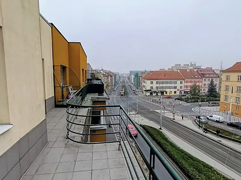 Pronájem bytu 1+1 50 m², Praha – náhled fotky 3