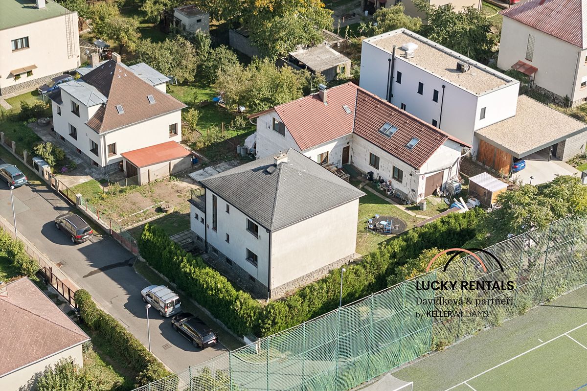 Prodej rodinného domu 154 m², pozemek 472 m², Praha – fotka 1 z 3