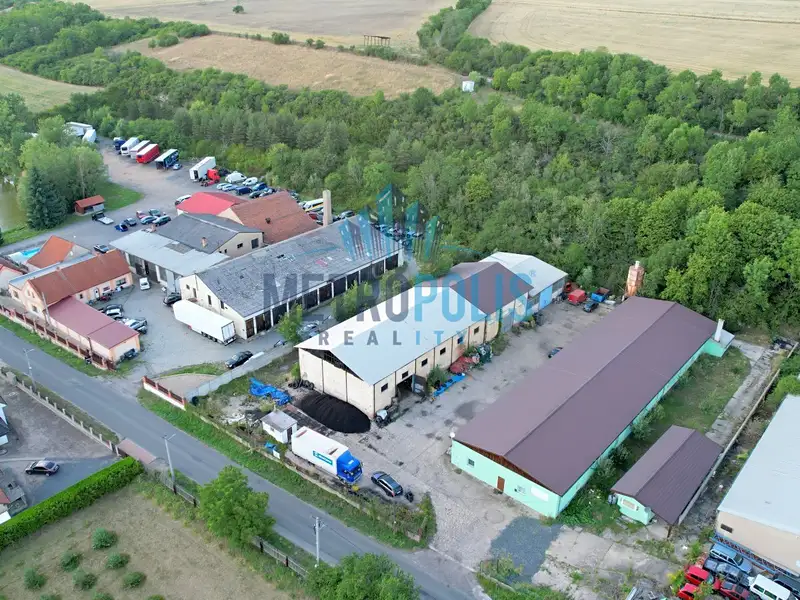 Prodej skladového prostoru 840 m², Všetaty – náhled fotky 2