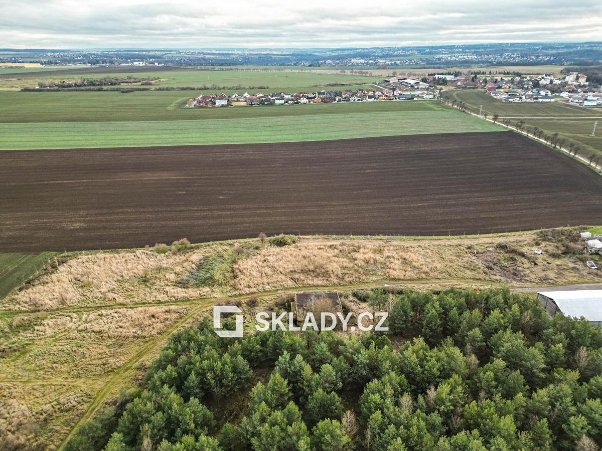 Pronájem komerčního pozemku 8000 m², Větrušice – fotka 1 z 3