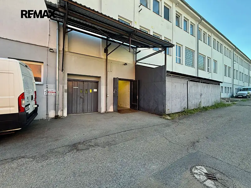 Pronájem skladového prostoru 600 m², Rokycany – náhled fotky 3