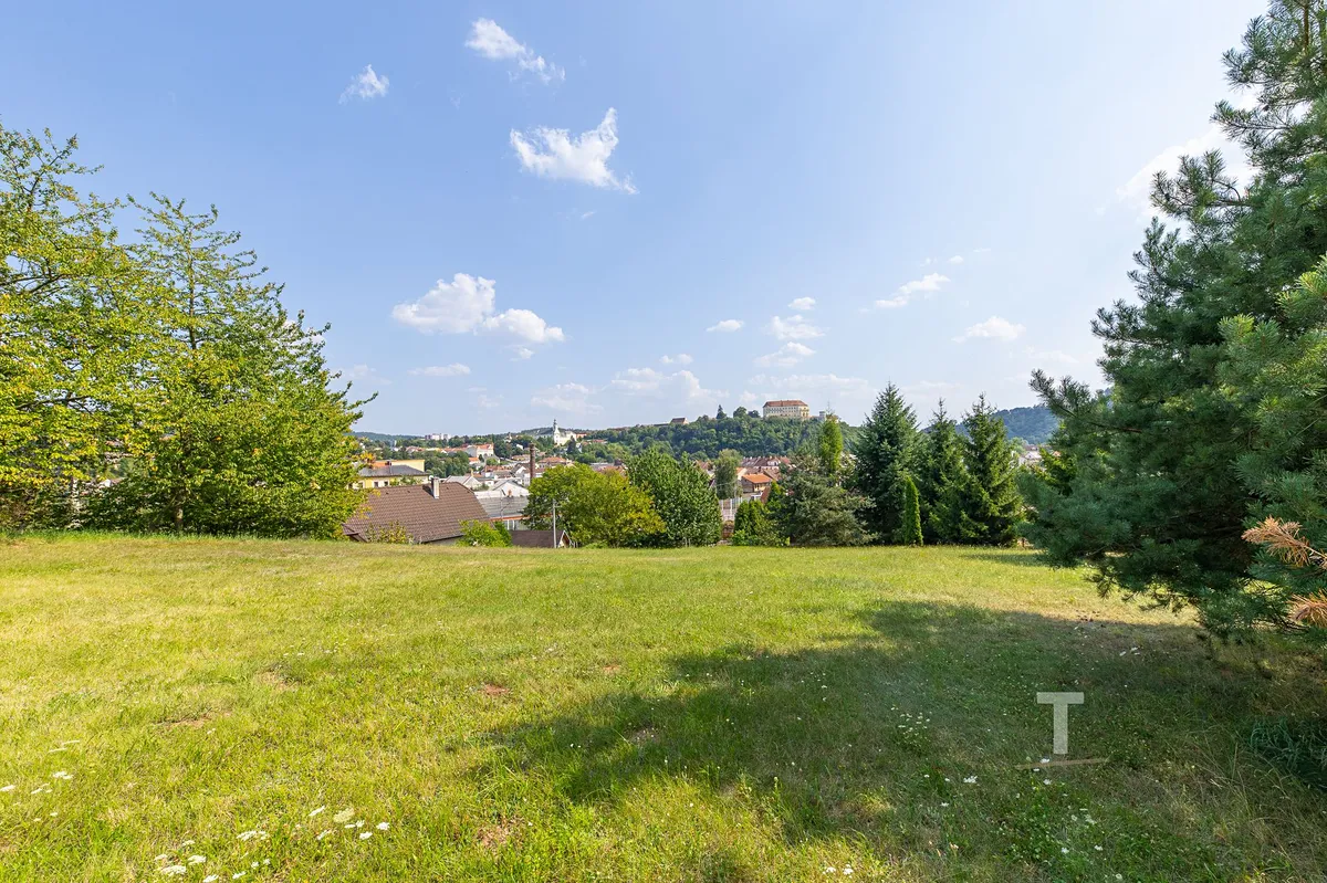 Prodej stavebního pozemku 2868 m²