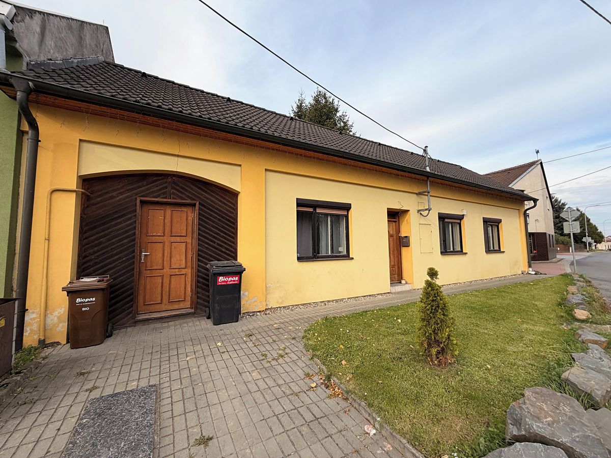 Prodej rodinného domu 140 m², pozemek 196 m², Kroměříž – fotka 1 z 3