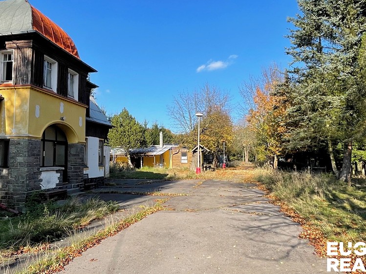 Prodej komerčního prostoru, 1 500 m² (4 z 68)