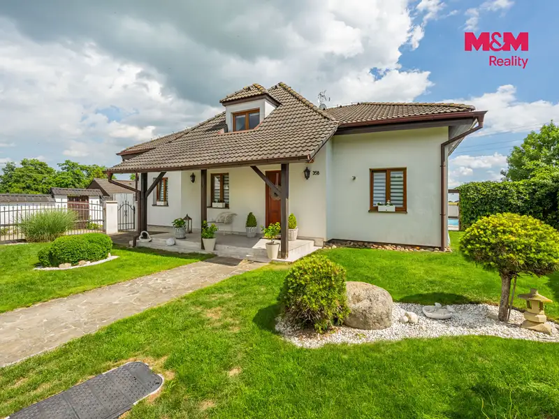 Prodej rodinného domu 360 m², pozemek 667 m², Odolena Voda – náhled fotky 2