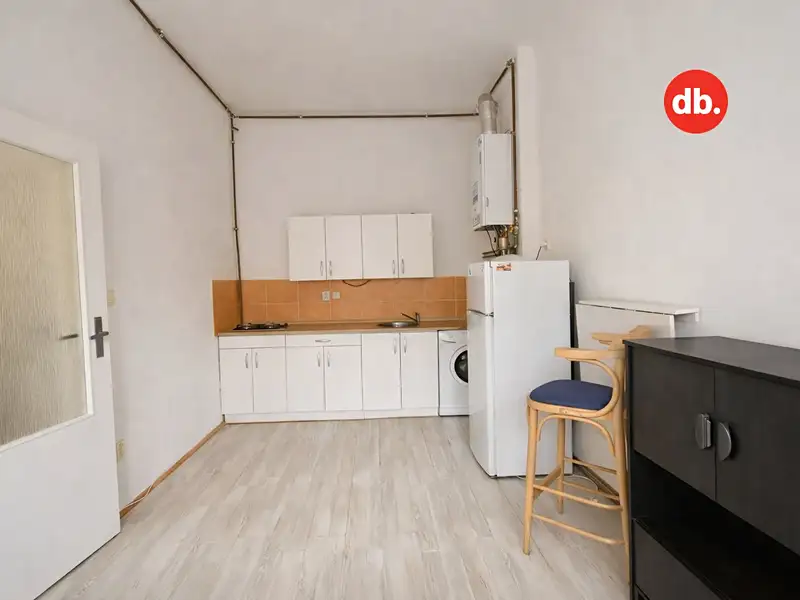 Pronájem bytu 1+kk 20 m², Karlovy Vary – náhled fotky 2