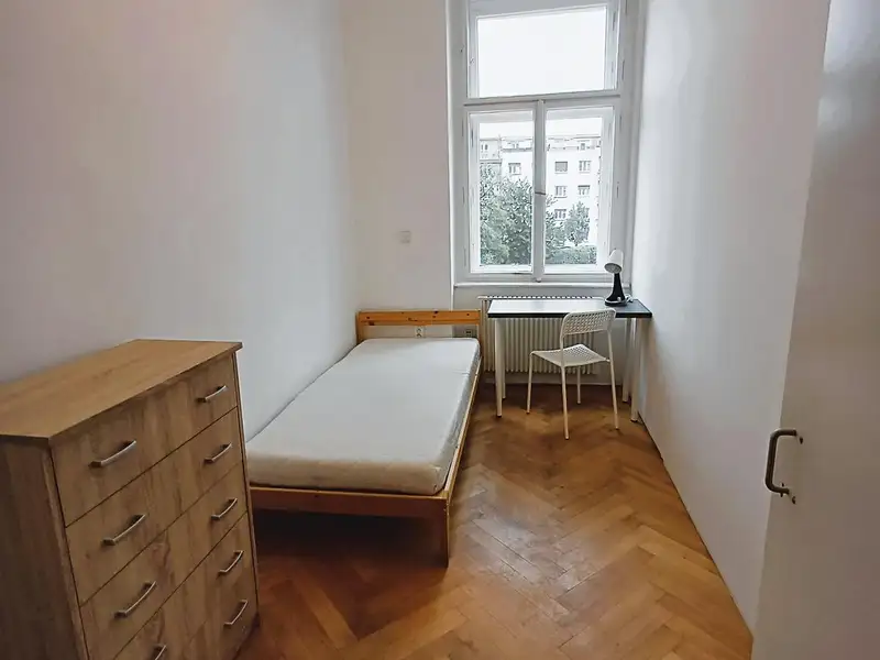 Pronájem bytu pokoje 10 m², Praha – náhled fotky 2