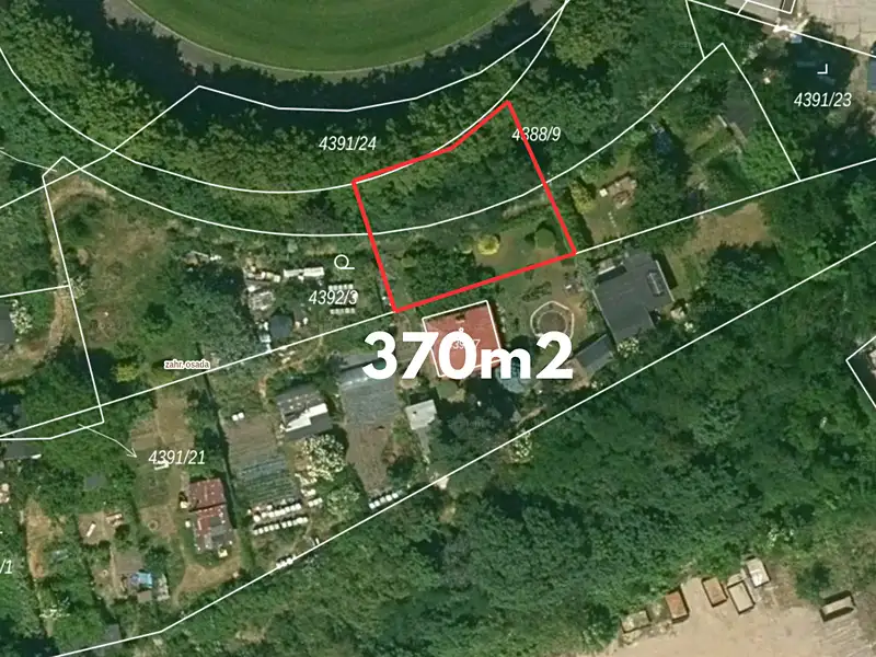 Pronájem zahrady 370 m², Praha – náhled fotky 3