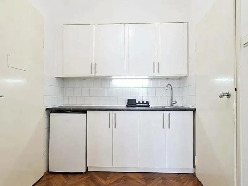 Pronájem bytu 1+kk 31 m², Praha – náhled fotky 2