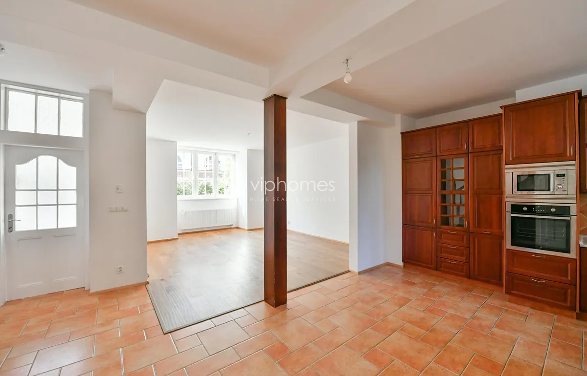 Pronájem rodinného domu 210 m², pozemek 525 m²