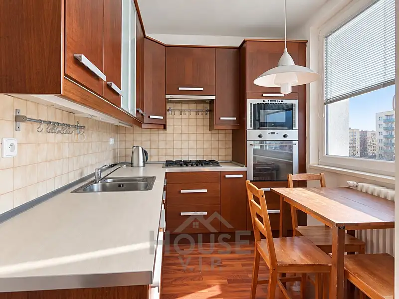 Prodej bytu 2+1 64 m², Praha – náhled fotky 1