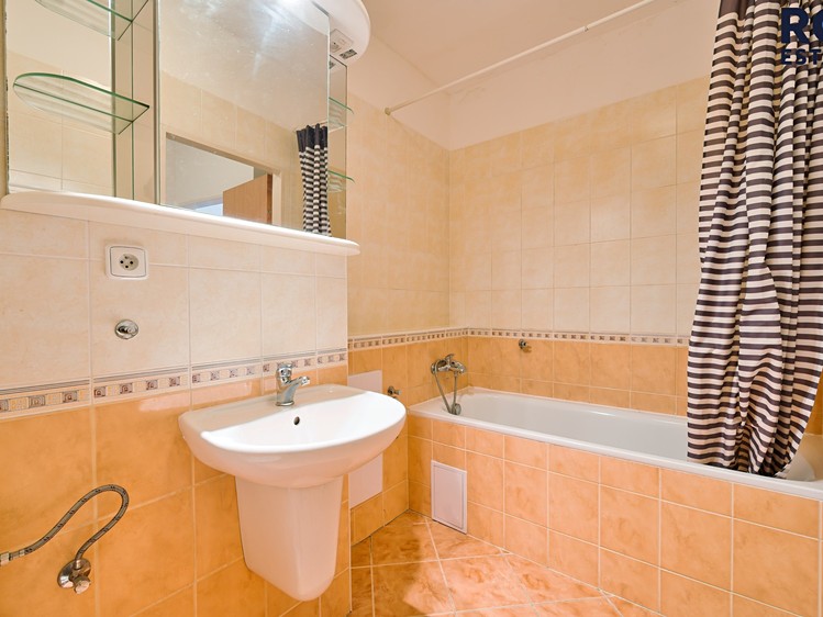 Pronájem bytu 2+kk, 51 m² (10 z 17)