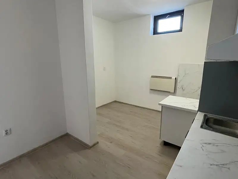 Pronájem bytu pokoje 22 m², Zlín – náhled fotky 2